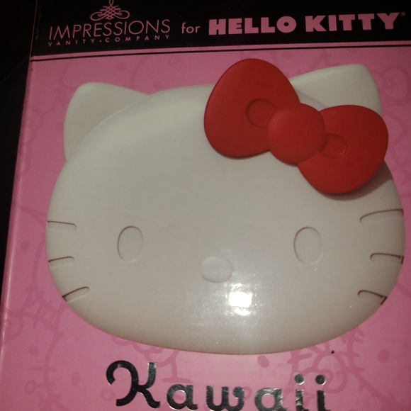HELLO KITTY COMPACT LED MIRROR NIB - Picture 7 of 7